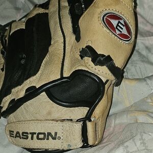 EUC Easton Beige and Black Youth Baseball Glove